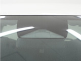 ◆Honda SENSING◆ カメラ等装置で精度の高い検知能力を発揮、安全運転を支援します。ステアリング上のコントローラーに注目!