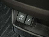 ◆12V電源ソケット◆スマートフォンの充電等にも便利な電源ソケット!使いやすい場所に装備されています。