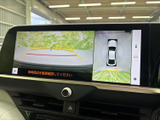 駐車時や狭い場所での取り回しをサポートするバックモニター。映像を確認しながら安全に後退できます。初心者の方にも安心の装備です。