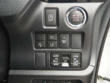 両側電動スライドドア付きで、運転席から開閉可能です