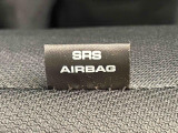 車両側方からの衝撃を緩和するSRSサイドエアバッグ(運転席/助手席)に加えて,SRSカーテンシールドエアバックも標準装備