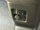 【アクセサリーソケット】車内で利用する電気製品の電源として広く利用できます