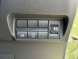 運転席右側のスイッチ類です。