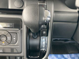 【CVT】低速から中速域ではショックの少ないスムーズな加速を実現。高速域では回転数を抑え、燃費の向上に貢献します。