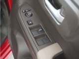 ◆パワーウィンドウスイッチ◆運転席から全席の窓の開閉操作を行うことが出来いつでも換気ができます!