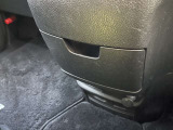 前席中央ドリンクホルダーです。仲良く2本置けます