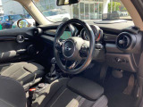 このお車はMINI NET浦和美園に展示中です!総在庫900台を当店でご案内可能です!ご来場、お問い合わせをスタッフ一同お待ちしております。