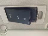 スマートインETCは運転席の天井、バイザーの裏にスッキリと格納されています!外から見えない防犯性と、カードの出し入れがしやすい利便性を兼ね備えており、使いやすいと好評です!