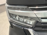 LEDヘッドライトは、点灯の瞬間から最大光量を発揮し、突然暗くなるトンネルなどでの安定感を高めます。