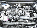 【エンジンルーム】・・・内外装だけでなくこちらもクリーニング済み。 納車までにもう1度しっかり点検いたしますので、安心してお乗りいただけると思います。