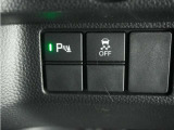 ◆VSA◆横滑り防止装置が装備されています。コーナーリング時の横すべりを抑える機能と、車両の急激な挙動変化を抑える機能で、安定した走行を実現しています。運転に安心とゆとりが出来ます。