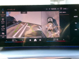 バック駐車する際に便利なバックカメラを搭載しています。360度確認でき、障害物はもちろんのこと、子供が突然出てきても確認できる便利な機能です。