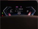 【BMWライブ・コックピット】コントロール・ディスプレイとインスツルメント・ディスプレイから構成されるディスプレイ・ネットワークにすべての情報がより分かりやすく表示されます。