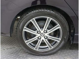 185/55R16サイズのタイヤになります。