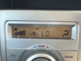 エンジンルームも綺麗に洗浄してから納車致します。普段あまり見ることが無い箇所だからこそ綺麗だと感動しますよね(*&acute;▽`*)