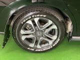 純正アルミホイールです。足元が引き立つので、車全体のイメージがアップしますよ!