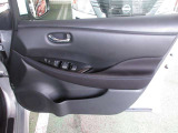 運転席ドア内張り画像です。
