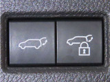パワーバックドアを装備しております。