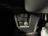 運転席シートヒーターと銃で尿USB