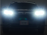 LEDヘッドライト(アダプティブドライビングビーム機能付)が搭載されており、遠くまで明るく均一に照らし、高速道路等での安心感が向上しております。
