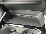 AndroidAutoとワイヤレスAppleCarPlayが利用可能、スマートフォンアプリの一部の機能を車で操作可能になります。