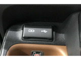 携帯電話の充電に最適なUSBポートを装備しています!