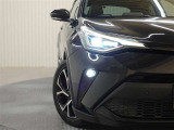LEDヘッドライトです。デザイン性がよくとても明るいので、夜間の走行や悪天候でも安心です。しかも長寿命!