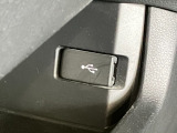 USB充電口を搭載しています!携帯電話の充電などに便利です!