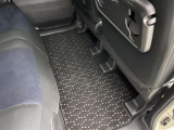 フロアマットもきれいな状態です。