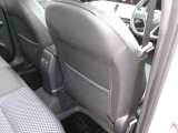 運転席シートバックポケット。