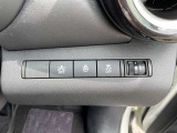 運転席スイッチ類。ステアリングヒーター付き。