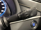 車外の明るさによって自動で点灯・消灯するオートライトも搭載