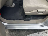 入庫した車両は美装斑がクリーニング☆専用洗剤や機械を使います。 安い!!でも綺麗をモットーに内外装ともに魂を込めて仕上げています