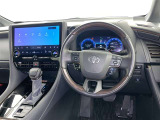 運転席まわりです。 各操作スイッチは使いやすい位置に配置されてます。