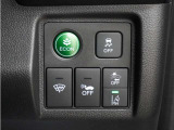 ホンダセンシングが装備されています。アダプティブレーダークルーズやレーンキープアシスト、車線逸脱防止機能なども備えていて、ロングドライブも快適で安全にお楽しみいただけます。