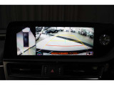 上から車両を見下ろしたような映像をナビゲーション画面に表示する「パノラミックビューモニター(床下透過表示機能付き)も搭載しています。