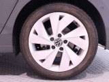 【保険】各種保険もご用意しております。Volkswagen専用保険にご加入いただくことで、ドアミラーやフロントガラスの修理費用も一定額まで補償されます。