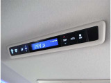 後席用にもエアコンの吹き出し口があり快適です。どの席に座っても快適なドライブが楽しめます♪