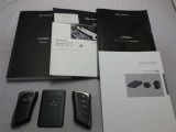 取説・メンテナンスノート・スマートキー・カードキーの4点セットです。