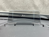 車速やナビのルート誘導などを表示してくれるアクティブ・ドライビング・ディスプレイ。視線や焦点調節が少なく済み、気持ちよく安全に運転を楽しめます。