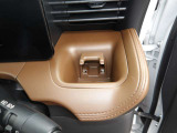 運転席ドリンクホルダー