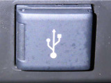 USB端子を装備しております。