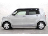 このお車はホンダ純正光脱臭・抗菌加工を納車前に致します。光触媒消臭は光触媒と銀イオンにより消臭とウイルス除菌や抗菌効果のダブル効果で車内を快適に保ちます。