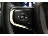 左側のステアリングスイッチは、ワンタッチでアダプティブクルーズコントロールのセットが可能です。