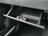 グローブボックスです。