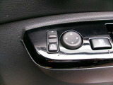 ドアミラーの鏡面の調節、格納は運転席からすべて操作できます!