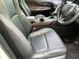 上質な素材が施されたドアトリム。手触りの良さは、快適な車内空間を演出します。細部にまでこだわりが光ります。