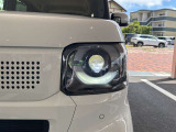 夜間の安心につながる灯火類。レンズのくもり・黄ばみ・割れの有無など、左右差も拡大でチェック。