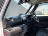 広々とした視界を体感できます。運転が楽しくなりますね。