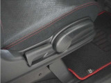 ◆シートハイトアジャスター◆運転席を上下に高さ調節ができます!運転ポジションを体格に合わせてシート調整できます。